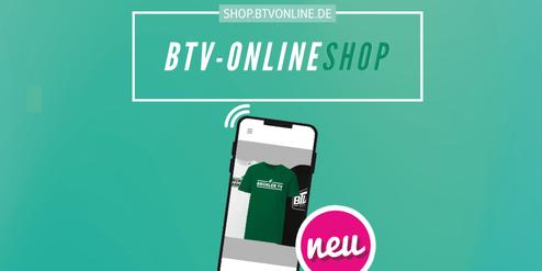 Smartphone zeigt neue Sportbekleidung im BTV-Onlineshop auf grünem Hintergrund mit dazugehörigem Text.